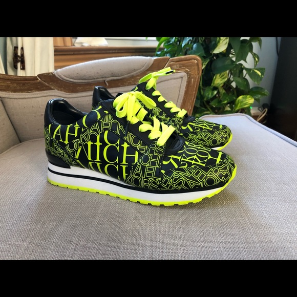 MICHAEL Michael Kors Billie Newsprint Logo Sneaker - Picture 1 of 10